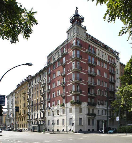 CASA DI VIA DOMENICHINO (1928-29)