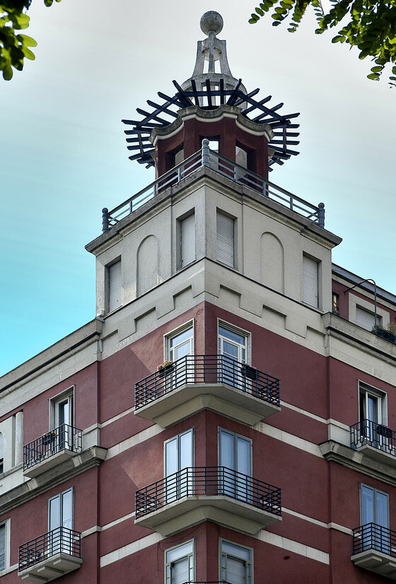 CASA DI VIA DOMENICHINO (1928-29)