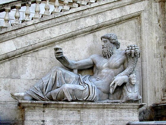 Piazza del Campidoglio — Fontana della Dea Roma