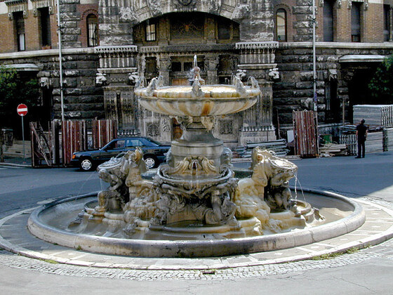 Fontana delle Rane
