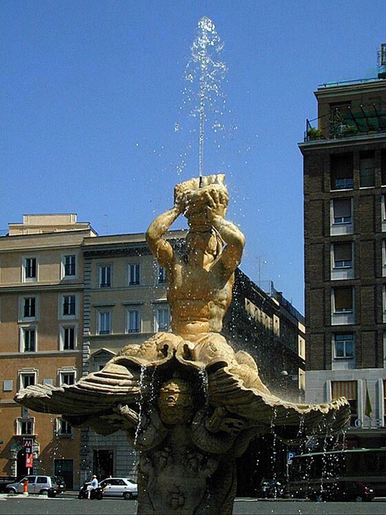 Fontana del Tritone in Piazza Barberini