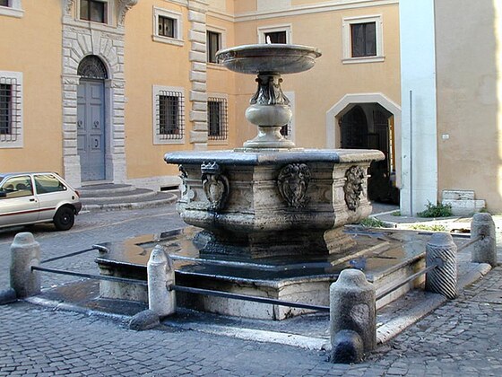 Fontana di Piazza Campitelli