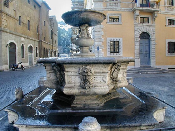 Fontana di Piazza Campitelli
