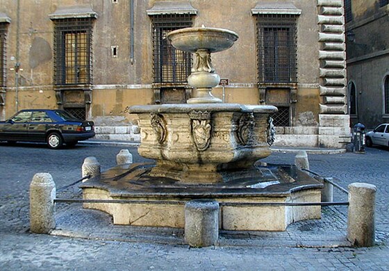 Fontana di Piazza Campitelli