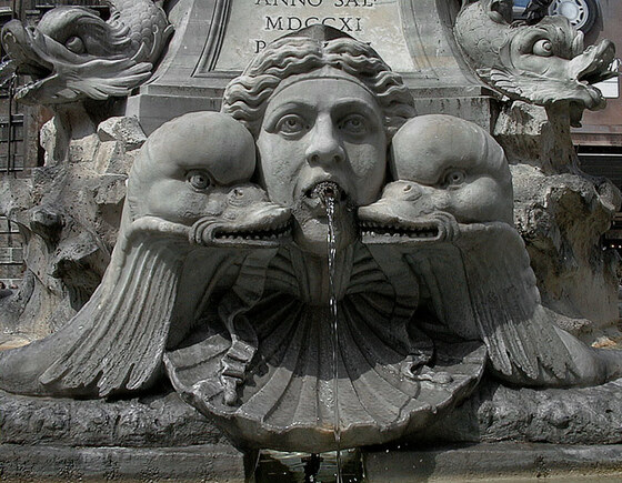Fontana del Pantheon in Piazza della Rotonda