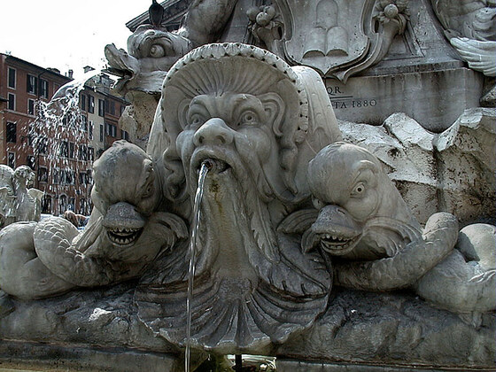 Fontana del Pantheon in Piazza della Rotonda