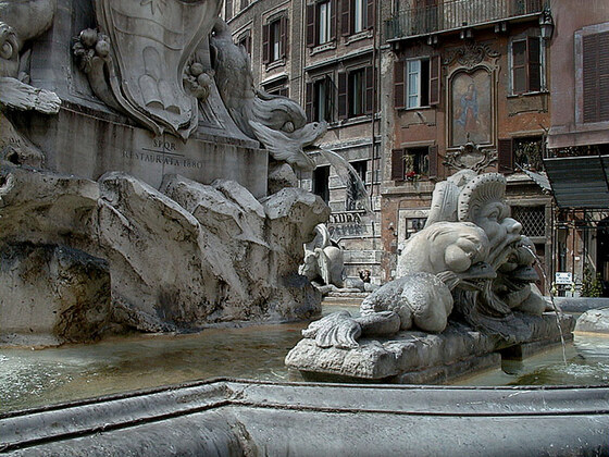 Fontana del Pantheon in Piazza della Rotonda