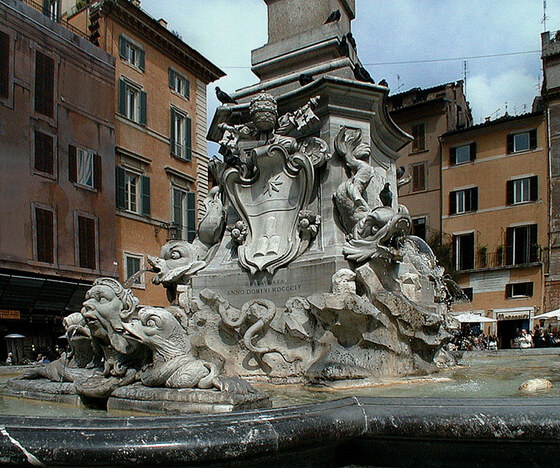 Fontana del Pantheon in Piazza della Rotonda