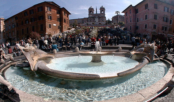 La Barcaccia in Piazza di Spagna