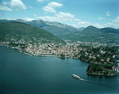 Lago Maggiore, Catena delle Alpi — Pallanza, Piemonte