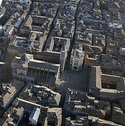 Piazza del Duomo, Duomo, Battistero — Parma, Emilia Romagna