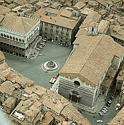 Piazza IV Novembre, Fontana Maggiore, Cattedrale, Palazzo dei Priori — Perugia, Umbria