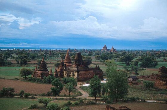 Monte Popa e valle di Bagan