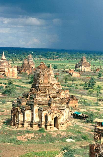 Monte Popa e valle di Bagan
