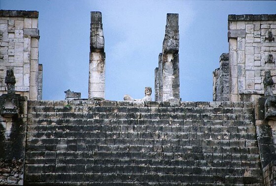Chichen Itza : tempio del cha-mool nel gruppo delle mille colonne